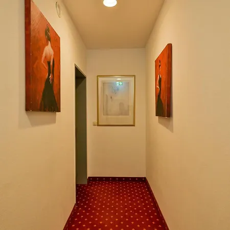 Lessing Hotel