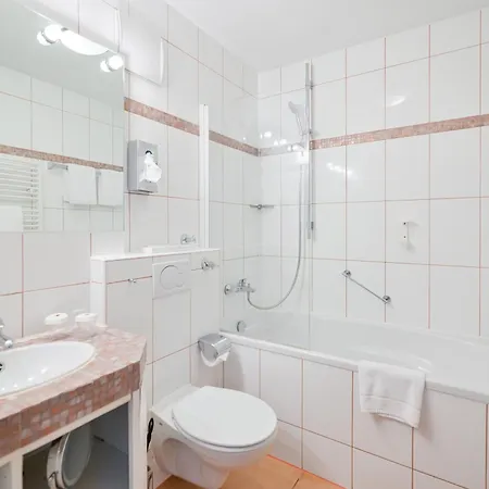 Lessing 4* Dusseldorf