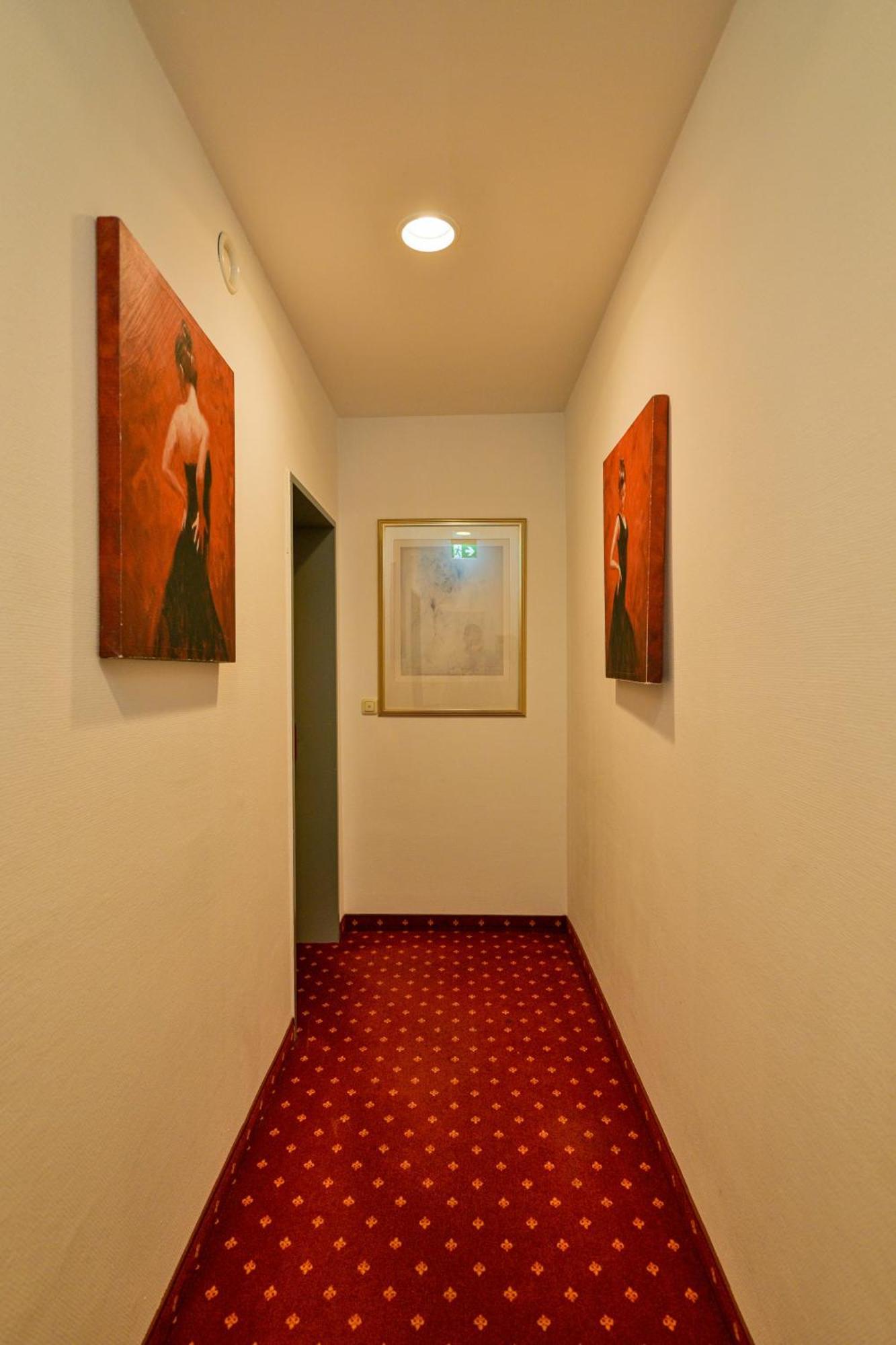 Lessing Hotel